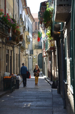 Narrow streets of Guimaraes, Porto, Portugal © European Best Destinations