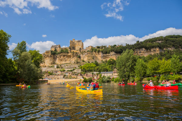 Kayaking on the Dordogne River copyright Shutterstock Editorial rui vale sousa