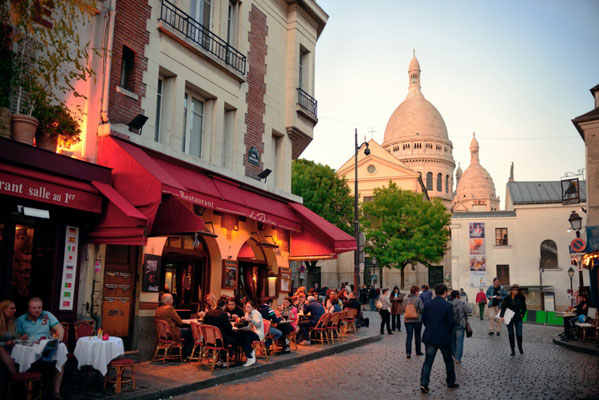 Paris Montmartre restaurants copyright Songquan Deng