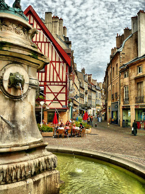 Dijon gallery - St Michel - Copyright  L.