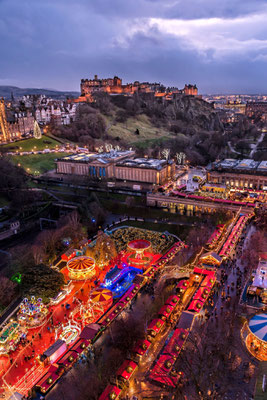 Edinburgh Christmas market - Copyright @snapsbyshirin