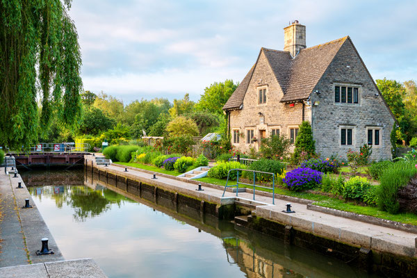 Iffley Lock on the River Thames. Oxford, Oxfordshire, England Copyright Andrei Nekrassov