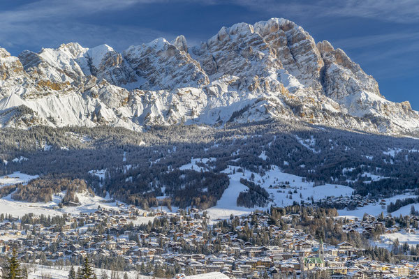 Cortina d'Ampezzo - European Best Ski Resorts - Copyright www.bandion.it 