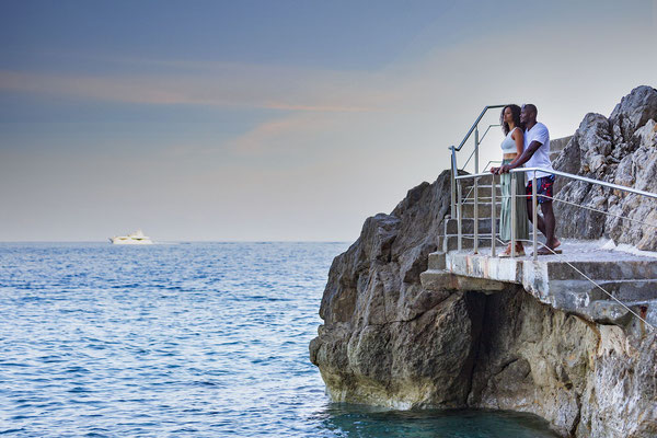 Monaco European Best Destinations -  Couple in front of the sea©BVergely
