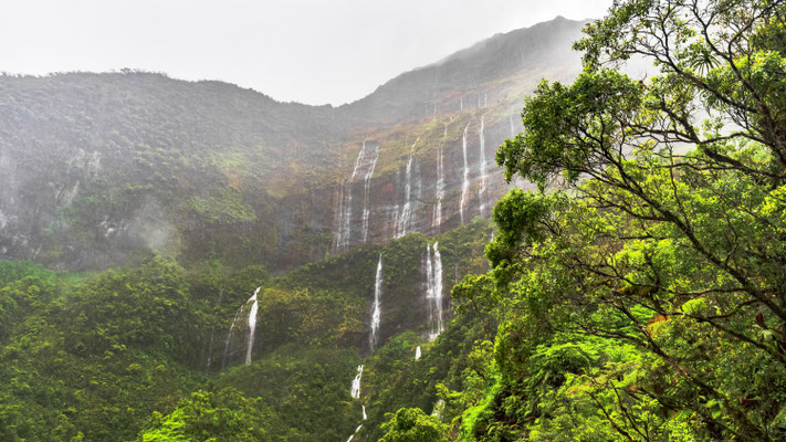 Waterfalls Tahiti copyright Tibor Scholz