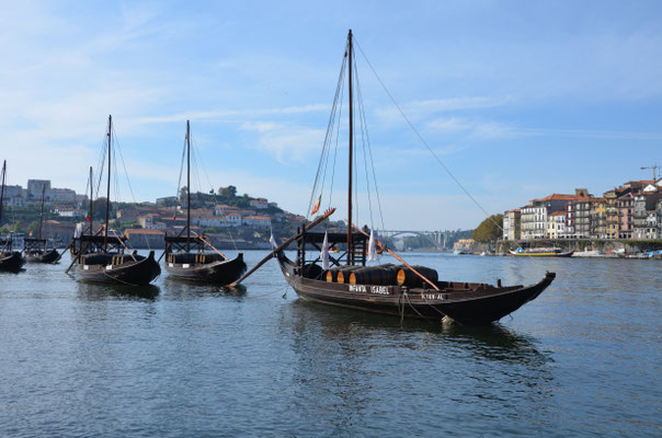 Traditionnal boats in Cais de Gaia, Porto, Portugal © European Best Destinations