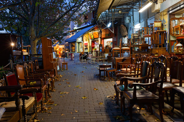 Athens antique shops © Milan Gonda / shutterstock.com