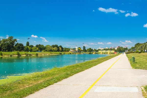 Beautiful Jarun lake in Zagreb on a sunny summer day - Copyright iascic