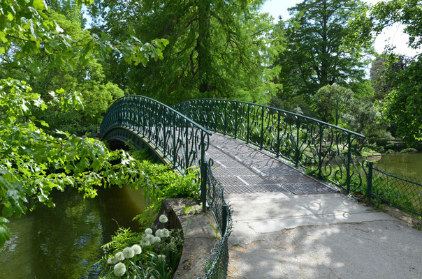 Bordeaux-public-garden