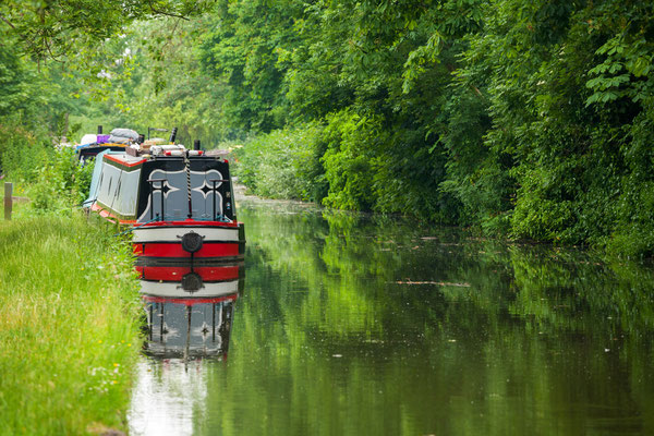 Boat on the old canal in Oxford. England, UK Copyright Andrei Nekrassov