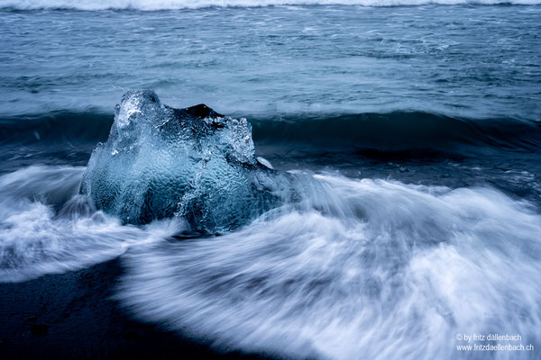 Eis in der Welle, Island