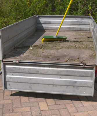 Krallenbesen Hof & Garten Premium reinigt Pritschen, Hänger & Co. 