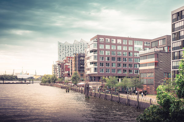 Neubauten in der Hafencity in Hamburg, fotografiert 2023