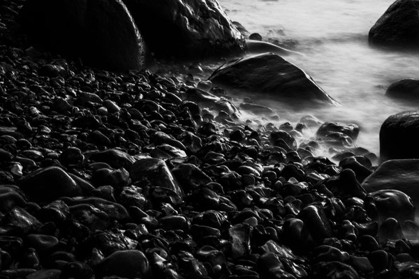 Langzeitbelichtung am Meer, Schwarzweißfotografie, Kunst