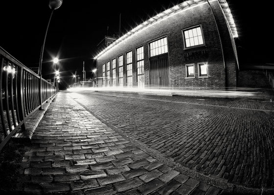 Langzeitbelichtung am Sperrwerk in Harlesiel, Schwarzweißfotografie