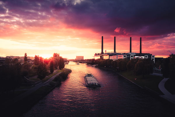 Sonnenuntergang am Wolfsburger Mittellandkanal, fotografiert 2024