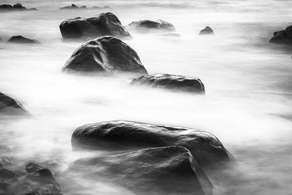 Langzeitbelichtung am Meer, Schwarzweißfotografie, Kunst