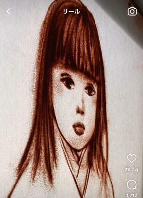 美人画の砂描画が全世界で590万再生（リール動画）。「伝統的な日本の美」も重要なテーマにしています。