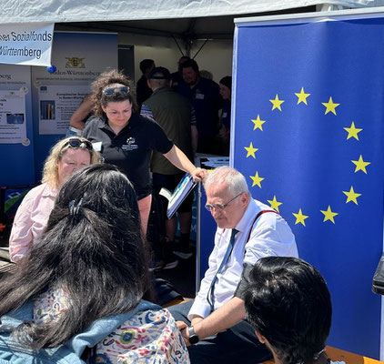 Auch Europaabgeordnete - hier Herr Wieland - achten auf ihren Blutdruck
