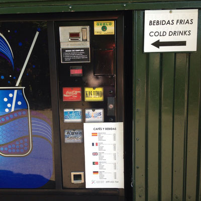 Getränkeautomaten entlang der Jakobswegs. Skurril, aber manchmal durchaus hilfreich.