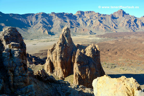 Lavafelder im Nationalpark Teide prägen die Landschaft Teneriffas