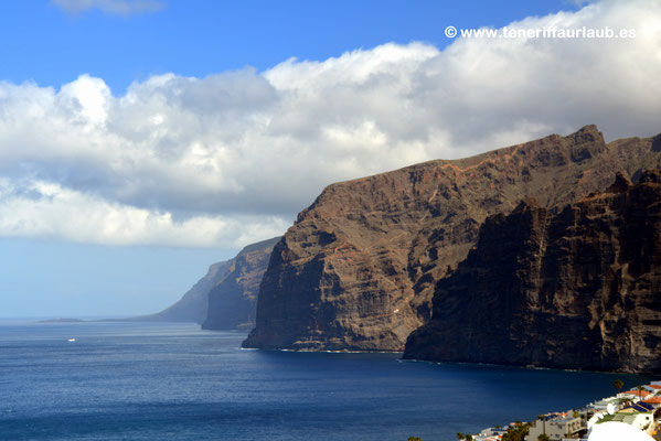 Die Felsformationen von Los Gigantes an der Westküste Teneriffas