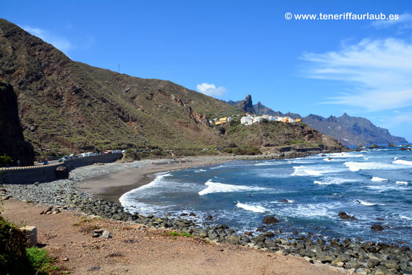 Schwarzer Sandstrand Playa de Benijo im Norden Teneriffas