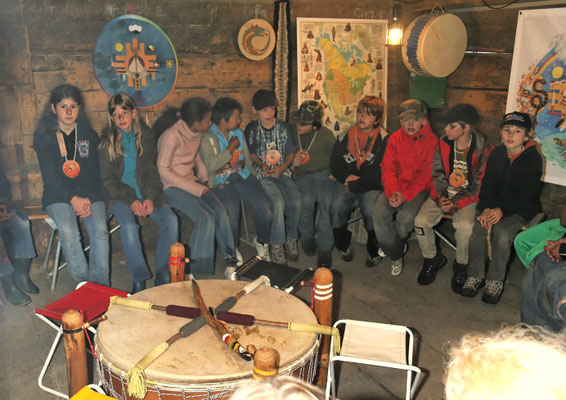 Erstes Treffen zum gemeinsamen Singen und Trommeln
