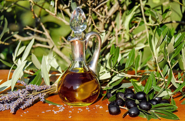 EA supplies artisanal gourmet foods and certified organic cosmetics from the best family-run Italian companies.