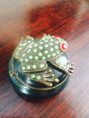 Cute Green Frog (Side View) | Price: $60.00