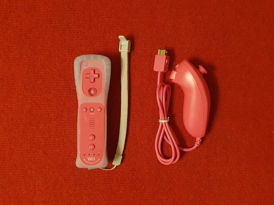 Wii Remote Plus rosa + Nunchuk rosa