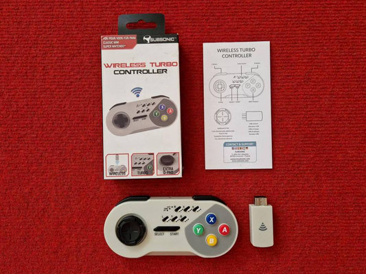 Wireless Turbo Controller (se trata de un "Wii Classic Controller" inalámbrico, con forma de mando de SNES)
