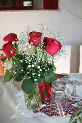 bouquet of red roses in a vase