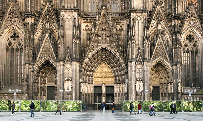 Embassy of Trees,Klimakunst, Fotoinstallation vor dem Weltkulturerbe Kölner Dom, ©Ellen Bornkessel