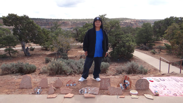 Navajo Artist "Richard" (hat uns einen guten Preis für seine Kunst gemacht)