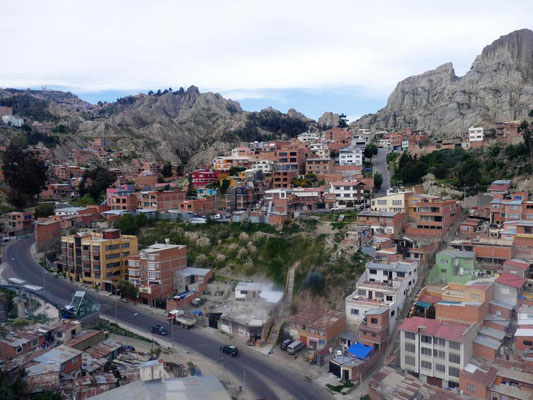 La Paz mit seinem Hausberg Illimani 6439 m hoch