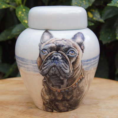 unieke-dierenurnen-dieren-urnen-voor-dieren-persoonlijke-urn-hond-maatwerk-urn-maatwerk-urnen-voor-dieren-urn-franse-bulldog-brindle-French-bulldog-urn-persoonlijke-urnen-voor-honden-urn-hand-beschilderde-dieren-urn-laten-maken-dieren-urn-met-foto  