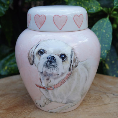 unieke-handbeschilderde-dierenurnen-urnen-voor-dieren-urn-met-portret-urn-honden-urn-laten-maken-persoonlijke-urn-hond-maatwerk-urnen-voor-honden-bijzondere-hondenurn-laten-maken-urn-voor-dieren-urn-dieren-persoonlijke-urnen-huisdier-urn-maatwerk-urn-dier