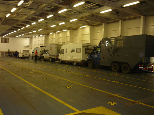 Nous sommes garés dans l'espace pour les poids lourds