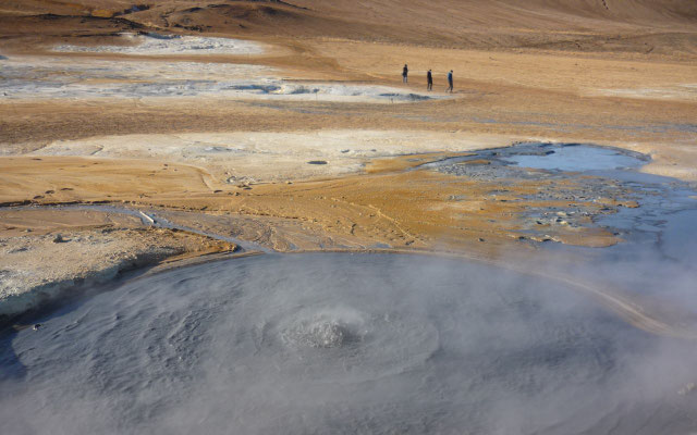 Hverir, mare de boue bouillonnante