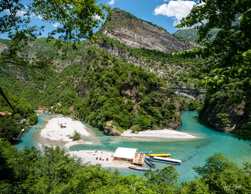 Shala-River: entspringt in den Albanischen Alpen, Mündung in den Koman-Stausee