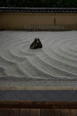 瑞峯院　独坐庭