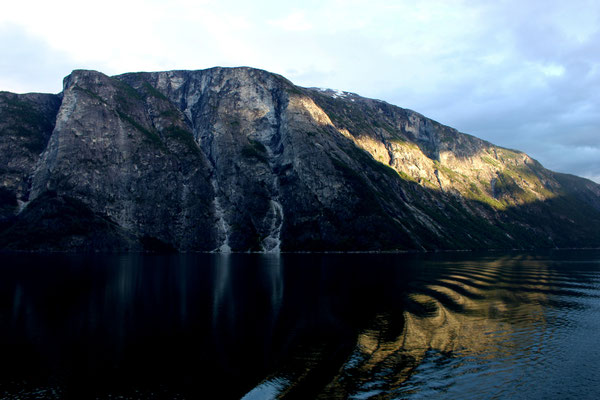 Sognefjord, Norway. Der Welt längster und tiefster Fjord. 204 km lang und 1'308 m tief