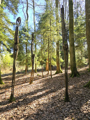 Skulptur zur Sage 'Die drei Angelsachsen'
