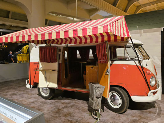 Das damals erschwingliche 'VW-Campingbüsli' 