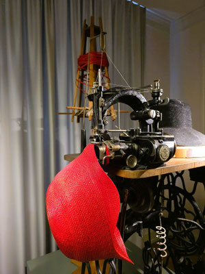 Die Hutproduktion....