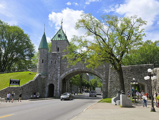 Porte Saint Louis - Eingangstor in die Altstadt