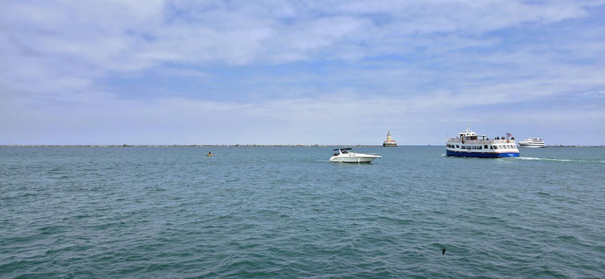 ....Lake Michigan - 5. grösster See der Welt - Länge 494 km, Breite 190 km und ca. 1/3 grösser als die Schweiz