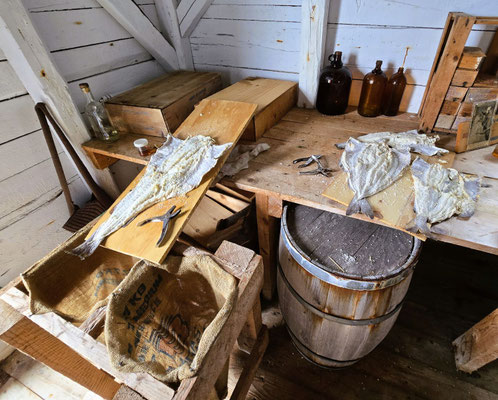 Kabeljau und Dorsch werden entgrätet....