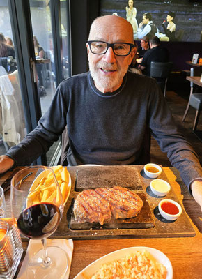 Da kann er wieder lachen ;o) - Steak auf heissem Stein nach Schweizer Art im Abacco's